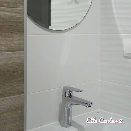 アパート Elle Center By Rv - Center *