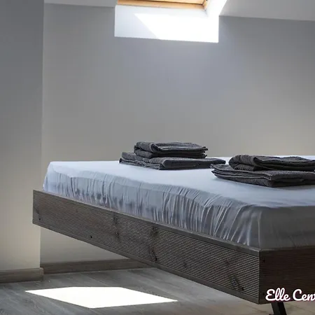 アパート Elle Center By Rv - Center