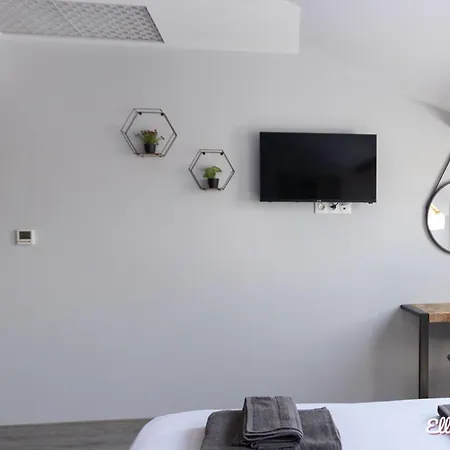 Elle Center By Rv - Center *